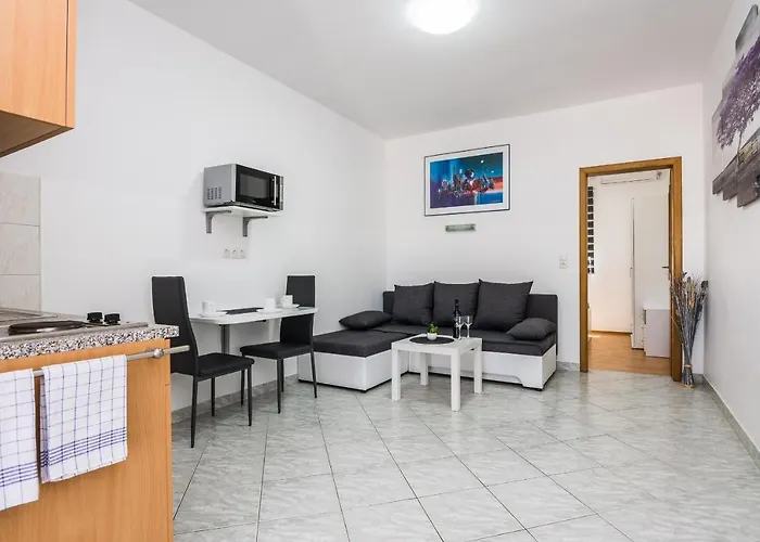 Apartment With Parking Space - 18540 *