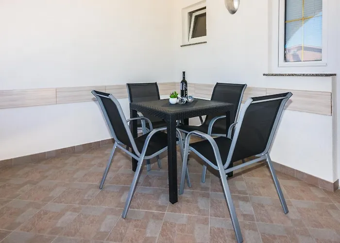 Apartment With Parking Space - 18540 *