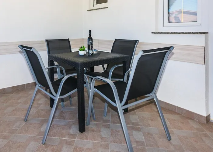 Apartment With Parking Space - 18540