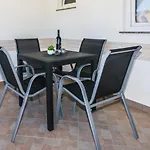 Apartment With Parking Space - 18540