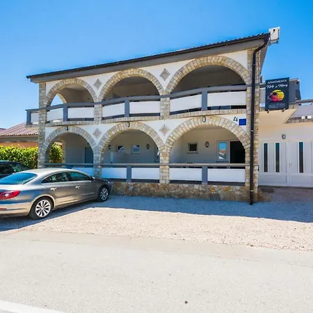 With A Parking Space - 18540 * Vir