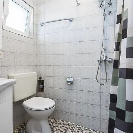 Lejlighed With Parking Space - 18540 *