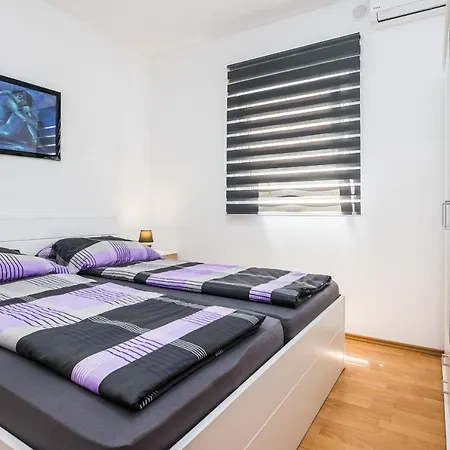 With A Parking Space - 18540 Apartment Vir