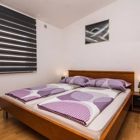 With Parking Space - 18540 ויר