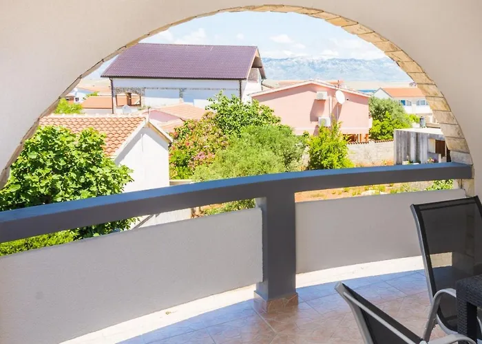 公寓 With Parking Space - 18540 *